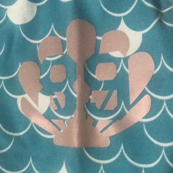 Disney’s Ariel mermaid capri leggings in size SM - Picture 7 of 7